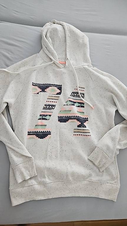 Pullover & Sweatshirts: Hoodie – Gebraucht aus Bülach von fro_rrm5