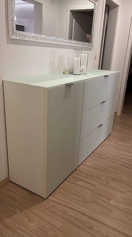 TV Möbel: Sideboard / Kommode mit Schubladen & Glasplatte – Gebraucht aus Aarburg von ktu_zm5p