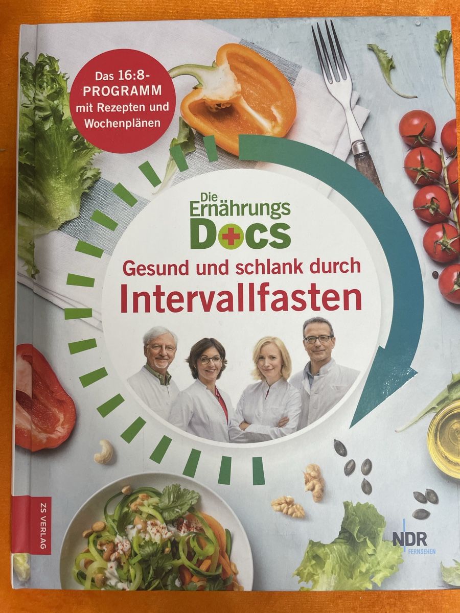 Libri: Intervallfasten Die Ernnährungs Docs – Usato da Bäretswil venduto da Evamaria1