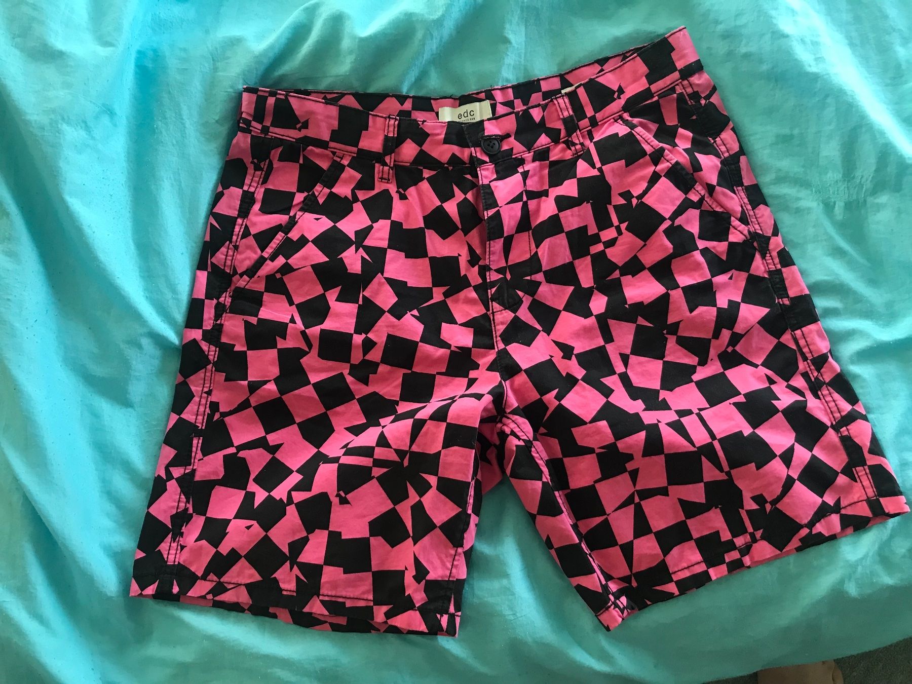 Hosen: Pink/Schwarz Edc Shorts, Grösse 31, neu – Neu (gemäss Beschreibung) aus Niederteufen von mix18