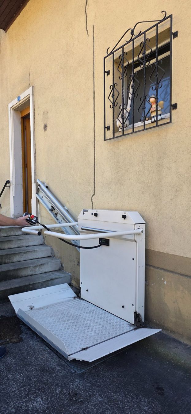 Piattaforme elevatrici & Crick: Rollstuhl-Treppenlift – Usato da gontenschwil venduto da laura_biaci 2