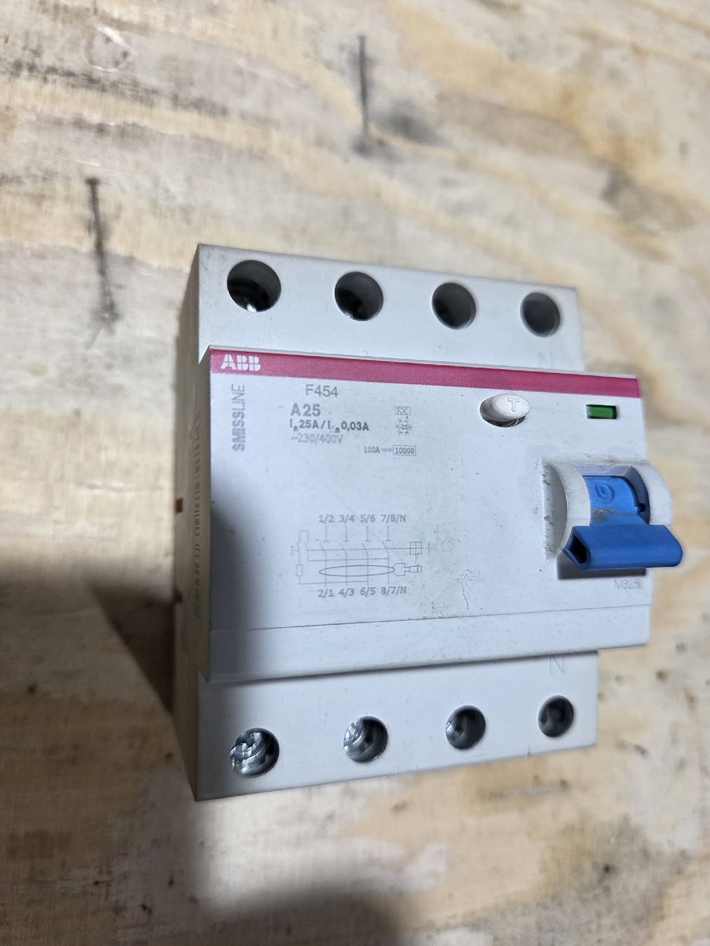 ABB Interruttori: Interruttore differenziale ABB F454 A25 0.03A usato – Usato da Rodi-Fiesso venduto da FastandFurious73