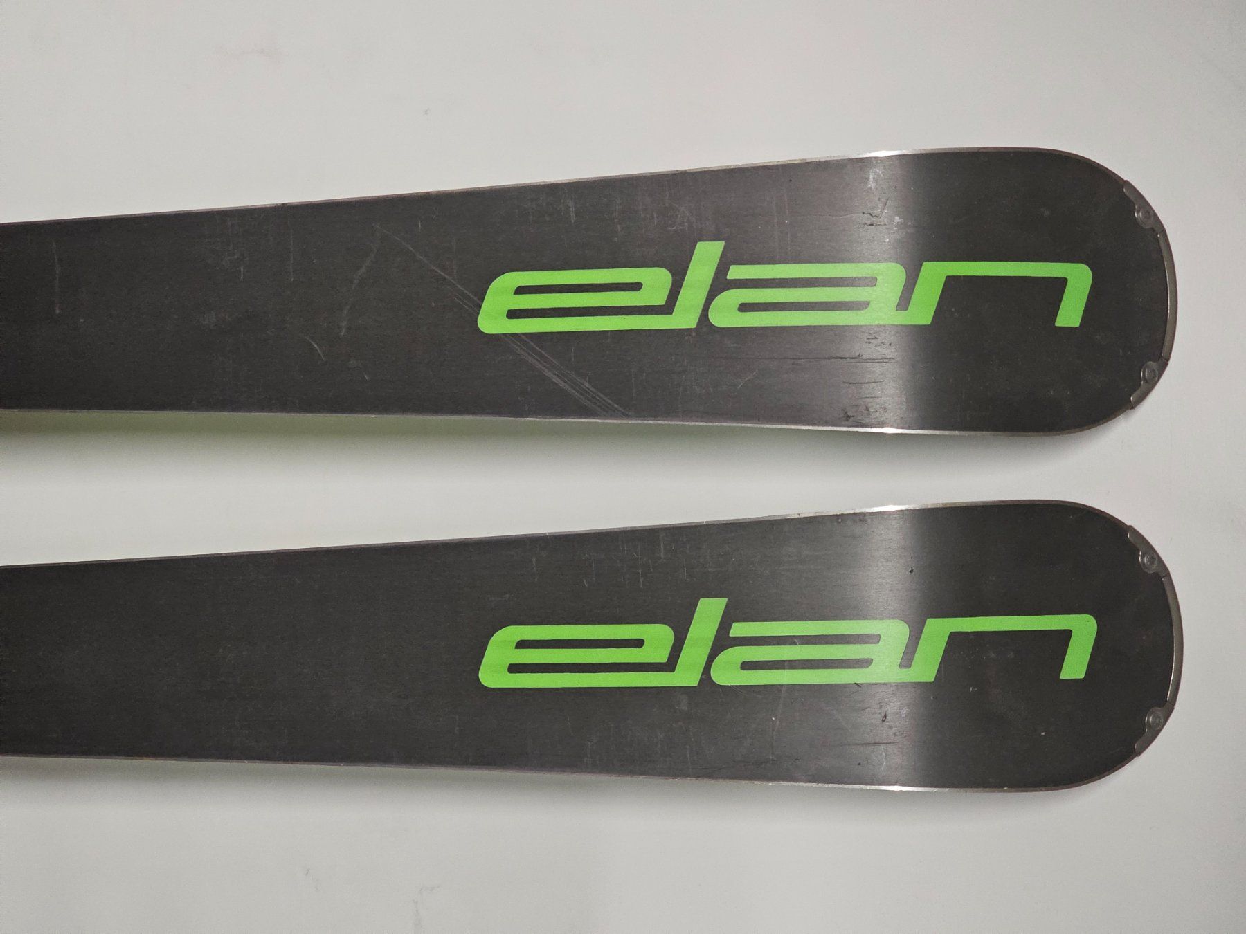 Elan Sci: Skis Elan SLX 170 cm, slalom – Usato da Bulle venduto da Arushamalit 3