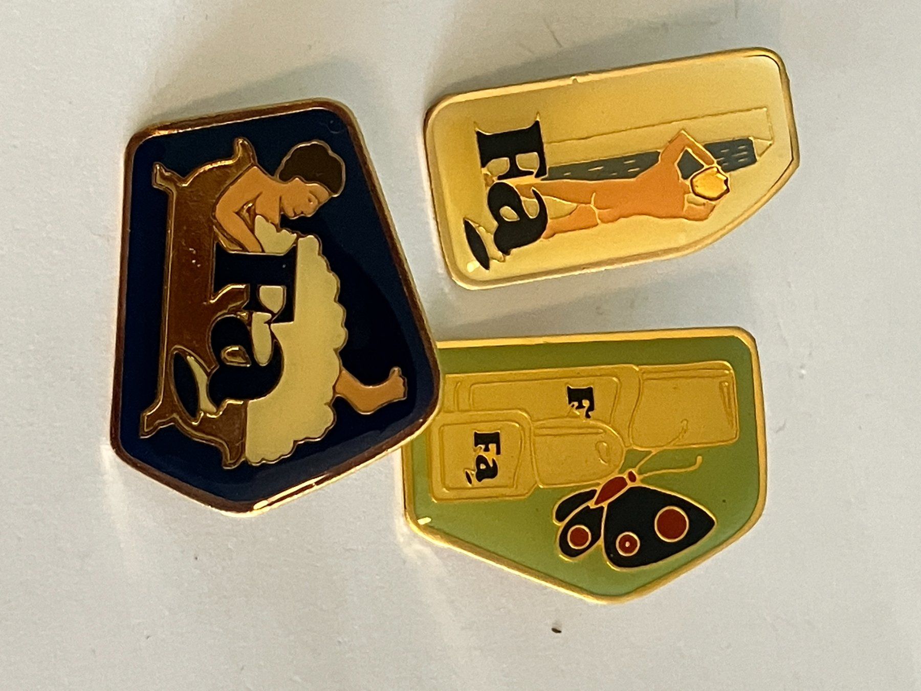 Plaquettes & Badges: 3 Pin FA Douche Bath – D'occasion à Basel par djwwpp