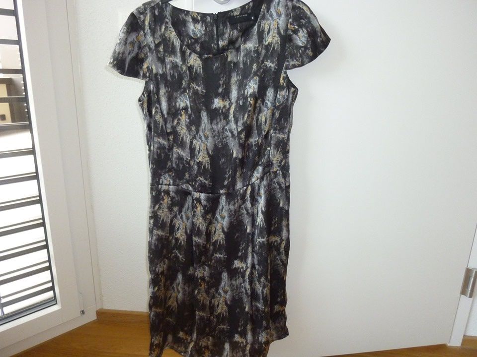 Vestiti: Grey mini dress, Size M, New – Nuovo (secondo la descrizione) da Zürich venduto da ewat