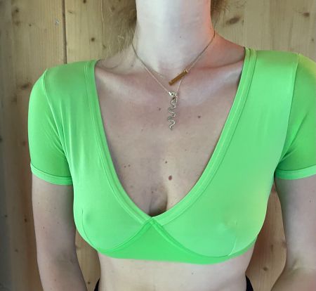 Top in colore verde-tg S/M👌👌per primavera e l'estate