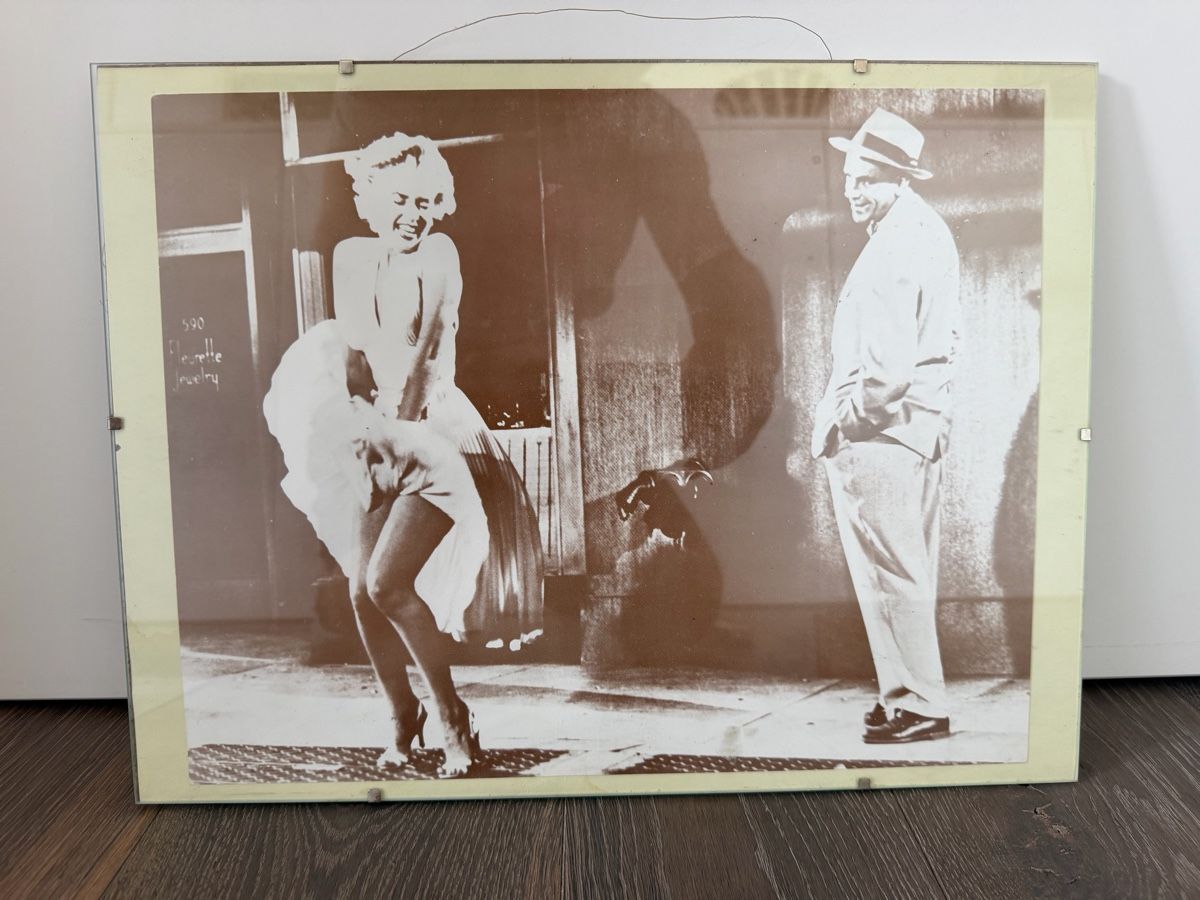 Poster & Bilder: Marilyn Monroe – Gebraucht aus Wettswil von Timgstaad