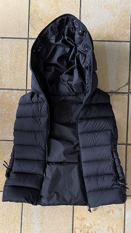 Jacken: Moncler – Neu und originalverpackt aus Basel von Lintin