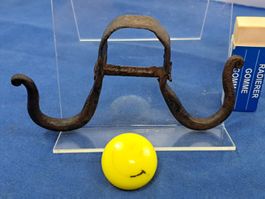 1 antiker Doppel Joch Haken, Schmiedeisen (LOT1769#AEW9)