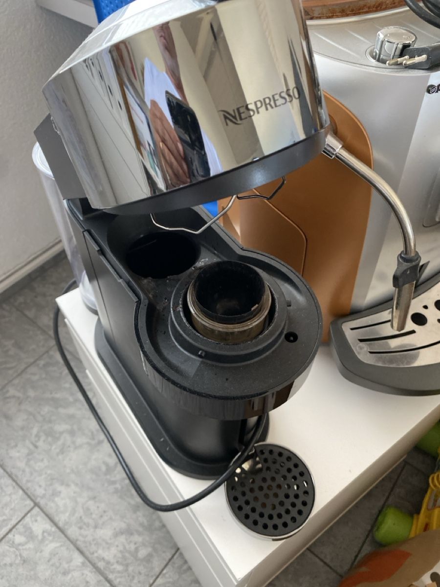 Nespresso Macchine per caffè & Macchine per espresso: Nespresso VertuoPlus black coffee machine used – Usato da Niederwil AG venduto da alex71m535 1