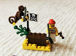 LEGO Pirates 6235 Buried Treasure