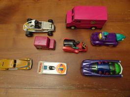 8 Auto Joker und Penguin, von Corgi, etc. Comics