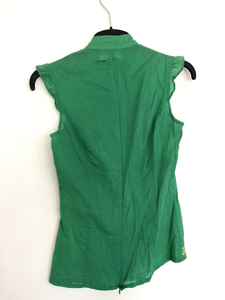 Blusen: BESTICKTE GRUNE DAMENBLUSE Gr. S – Neu (gemäss Beschreibung) aus Basel von JJ.Elena 1