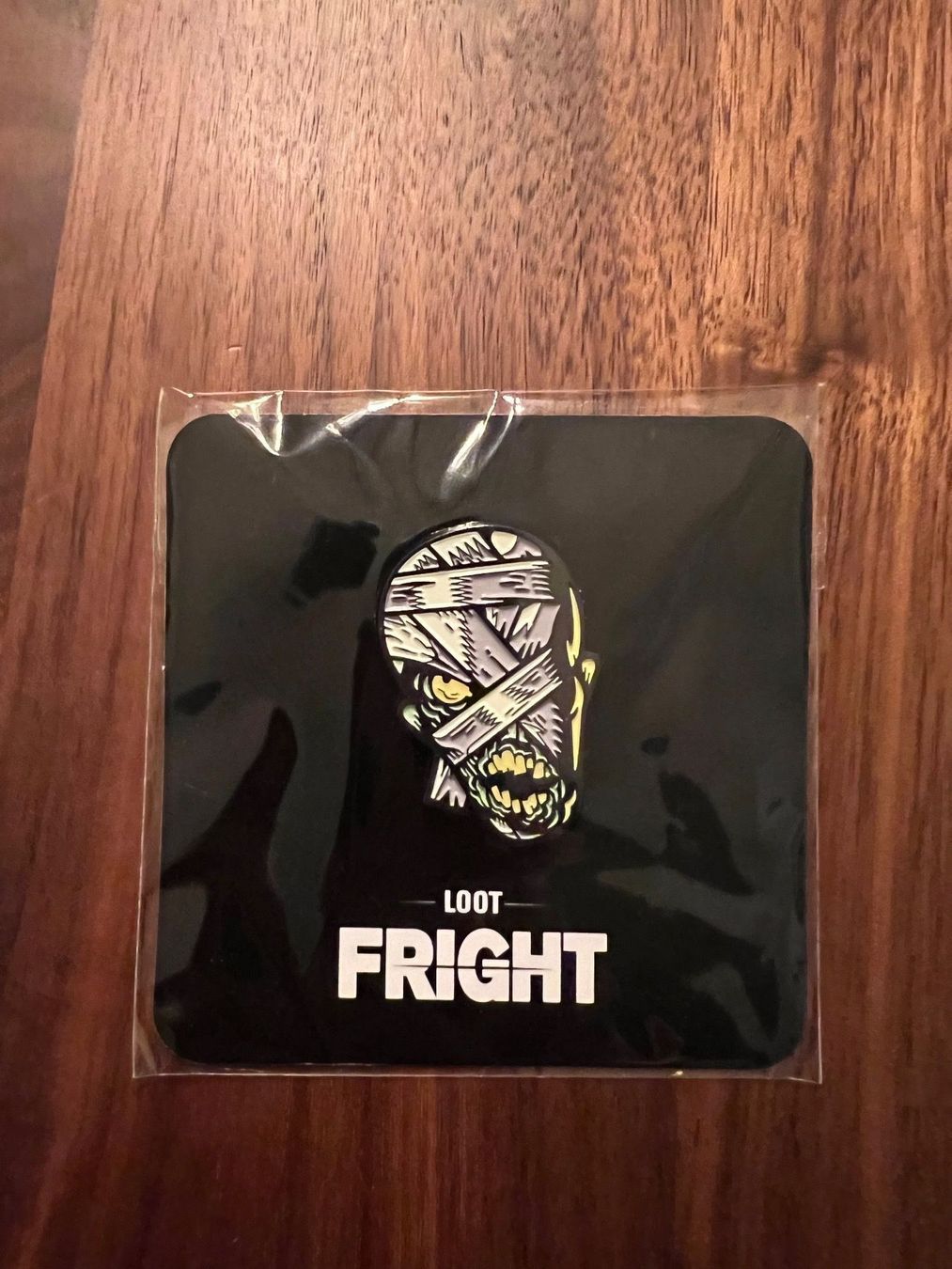 Broches & Aiguilles: Mumie Pin NEU – Neuf avec emballage d'origine à Dübendorf par CellarSeller