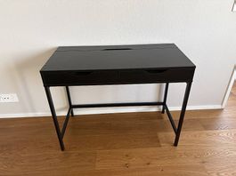 Schreibtisch Ikea schwarz