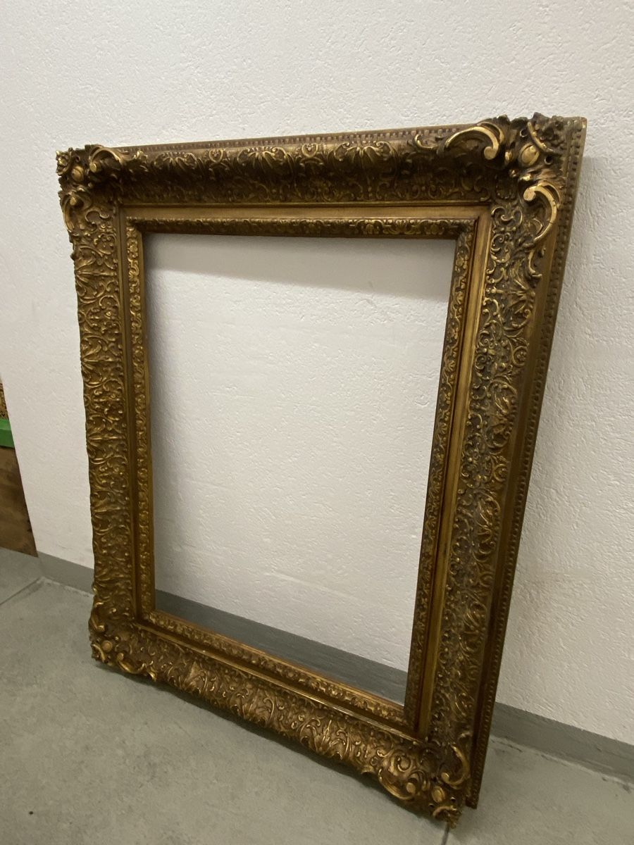Cadres de tableaux: Antike Bilderrahmen von Holz  – D'occasion à Männedorf par Adamiat 1