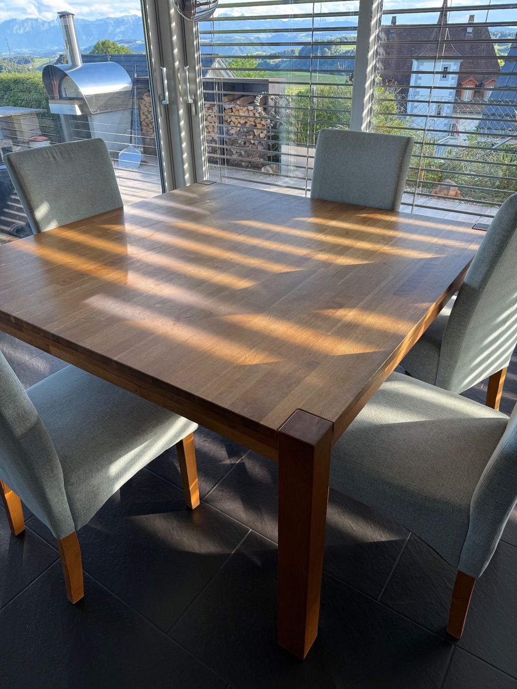 Tavoli: Eichentisch mit oder ohne Stühle. 150x150cm – Usato da Utzigen venduto da Flipsi79 2