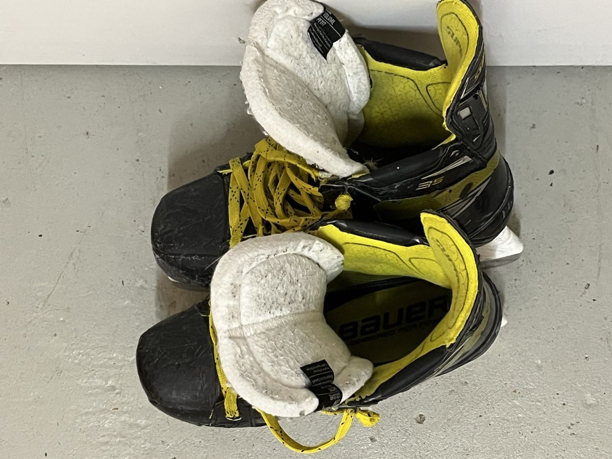 Bauer Pattini da ghiaccio: Bauer Supreme Schlittschuhe Gr 5 – Usato da Kehrsatz venduto da kramas01 1
