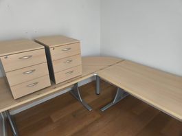 Bürotisch mit Korpus