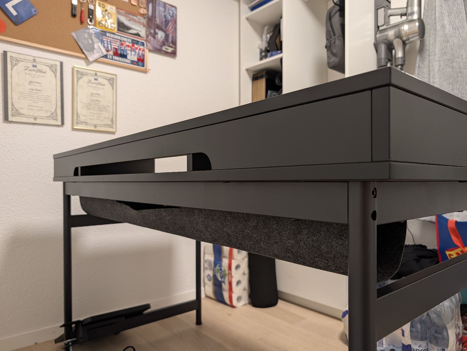 Ikea Bureaux: IKEA Schreibtisch – D'occasion à Biberist par Waebi1m 1