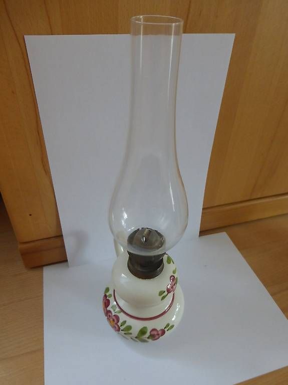 Lampade: Petroleumlampe mit Blumendekor & Henkel – Usato da Au SG venduto da Zogu 1