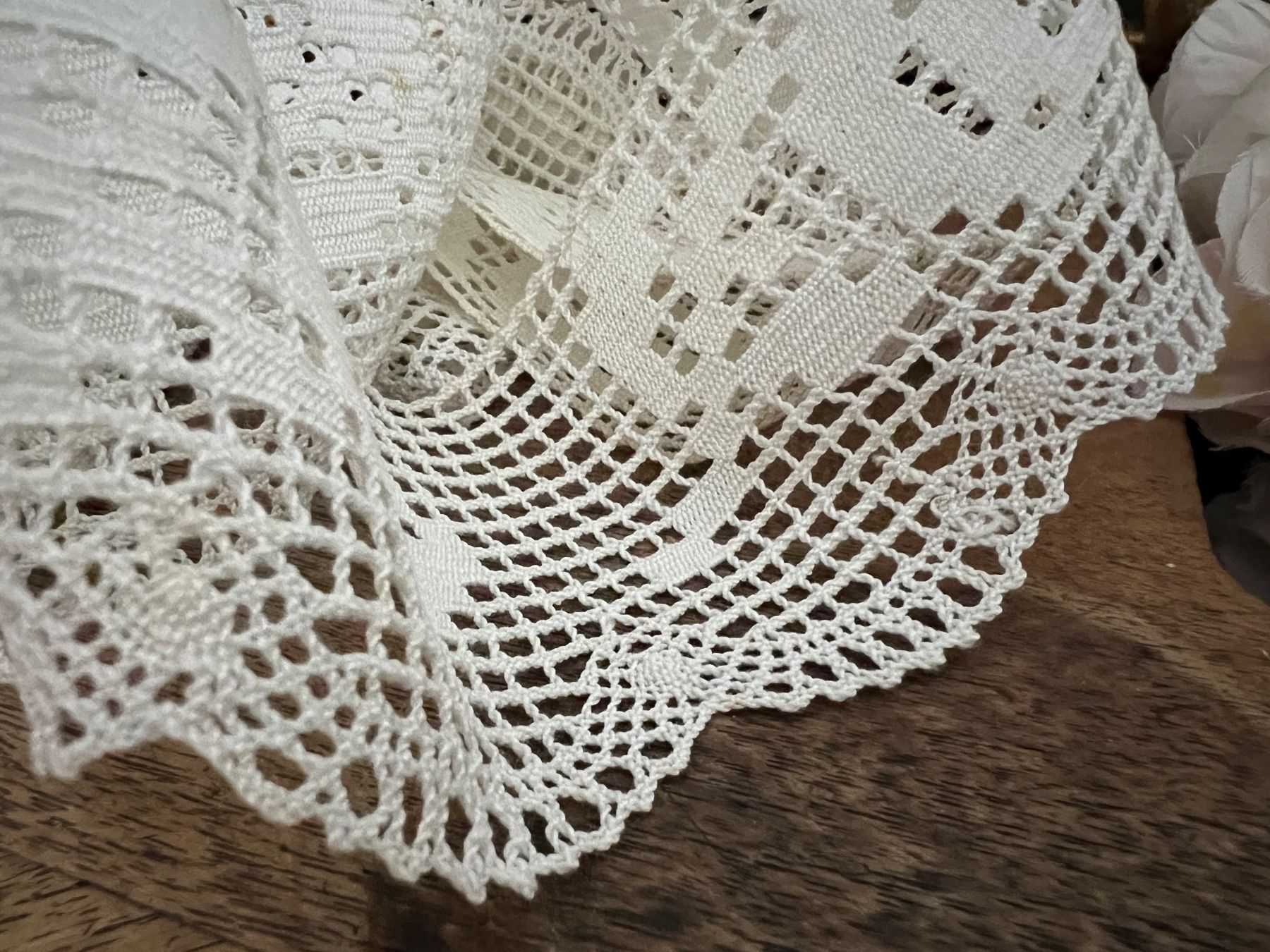 Tissus: Alte, antike Spitzen - Gehäkelt - Shabby – Neuf (Voir description) à Walzenhausen par Cerna007 3
