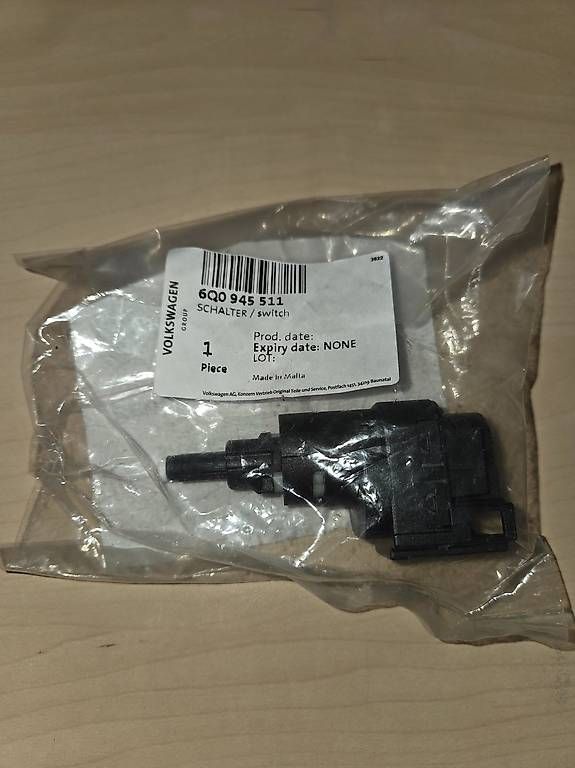 Tutti pezzi di ricambio auto: Bremslichtschalter 6Q0 945 511 – Usato da Kriens venduto da dav_6jgv 1