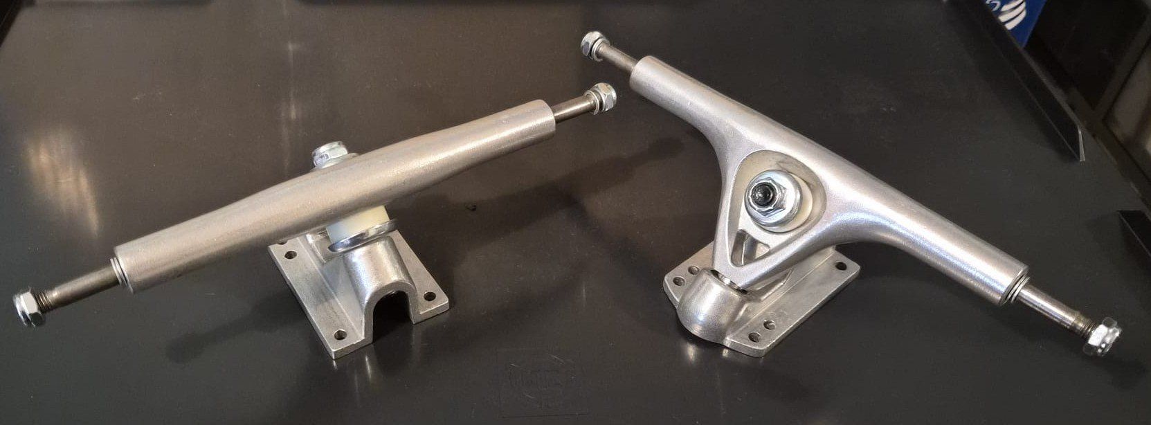 Skateboards: longboard trucks no brand – Nuovo (secondo la descrizione) da Genève venduto da CRDNX