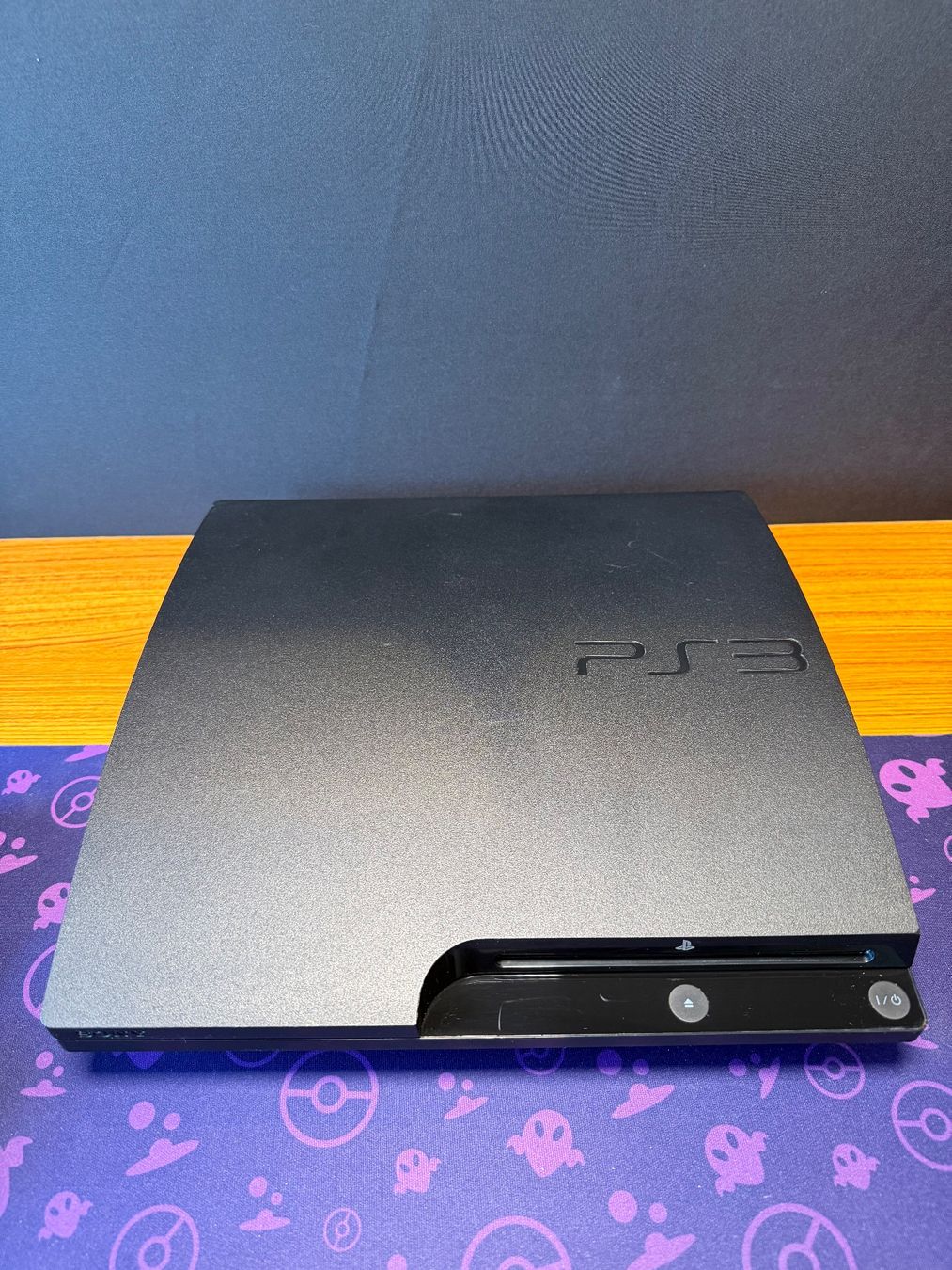 Sony Consoles: PS3 Slim 500GB SSD + 2 Original Controller + Devil May Cry 4 – D'occasion à Diepoldsau par Accord75 3