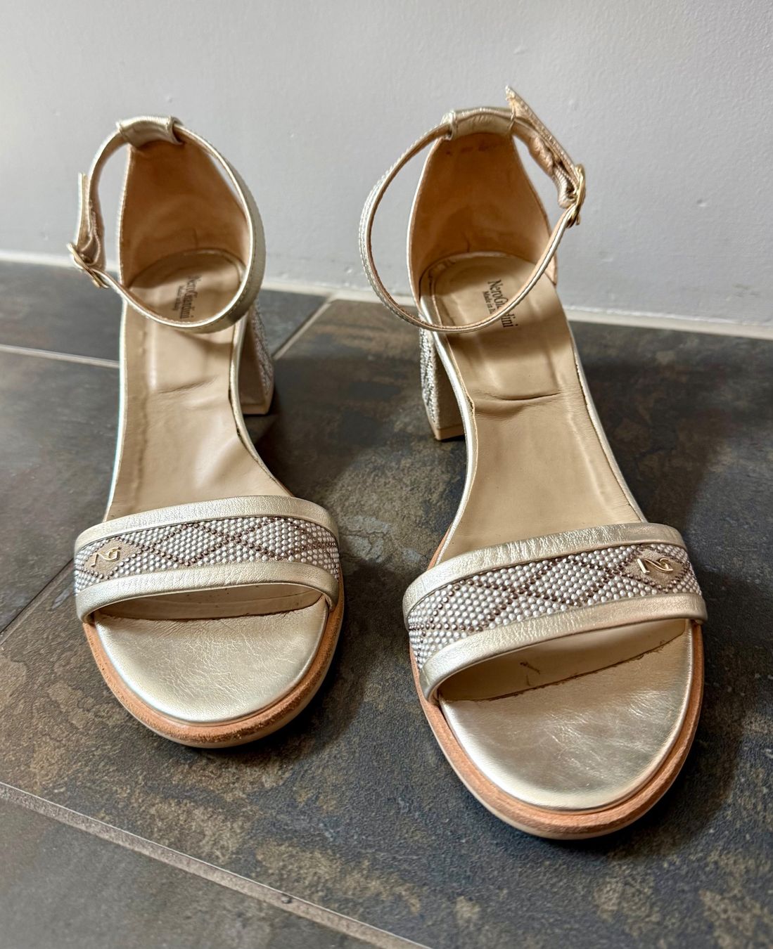 Scarpe da donna: Sandale von Nero Giardini – Usato da Oberwil BL venduto da Gondalf61