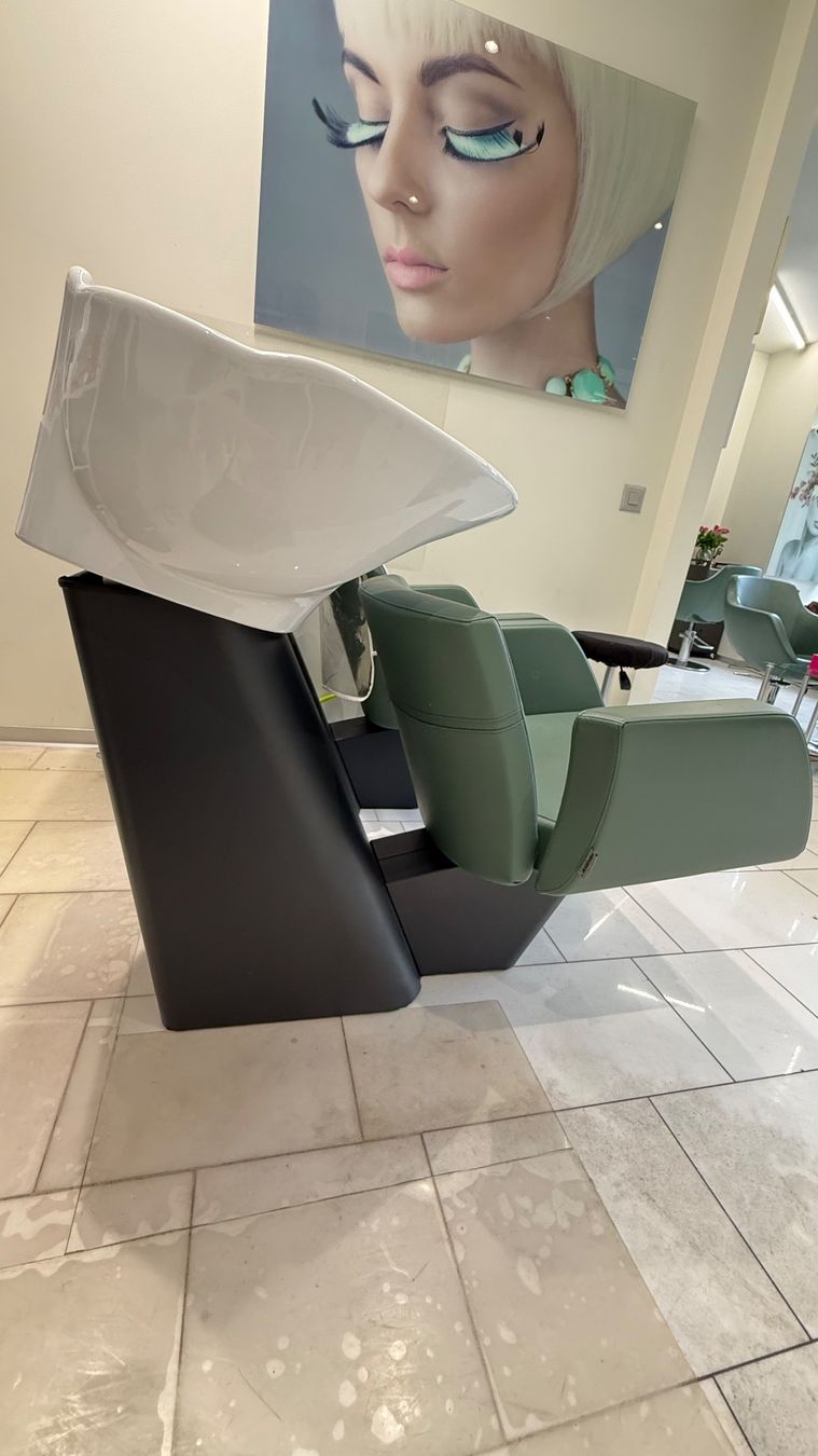 Lettini & sedie per cosmetici: Coiffeur waschen Platz – Usato da Zumikon venduto da cbn_zl8h 3