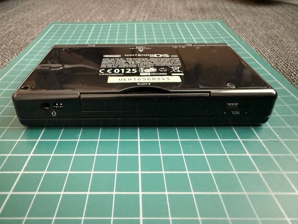Nintendo Console: Nintendo DS Lite Schwarz mit 2 Spielen – Usato da Dottikon venduto da bend 6