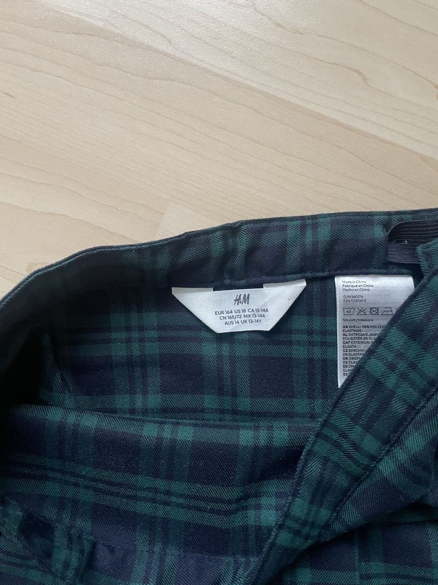 H&M Vestiti & Gonne: Faltenrock grün kariert – Usato da Wil Sg venduto da mil_r9gx 1