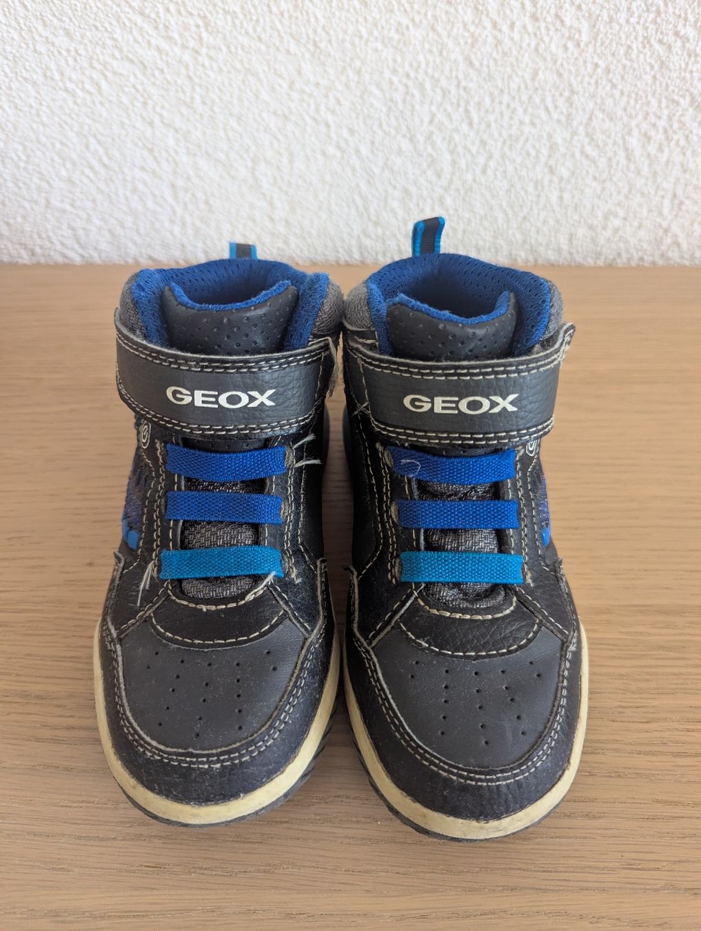Geox Scarpe per ragazzi: Kinder Geox Schuhe Gr.26 – Usato da St. Gallen venduto da Mosaika 1