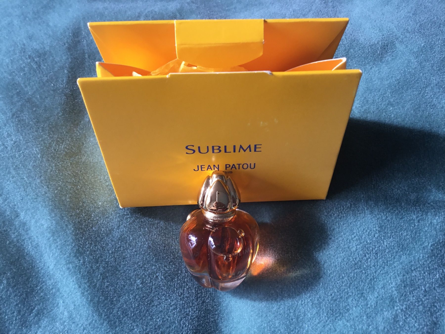 Parfum & Eau de Toilette: Jean Patou miniature parfum broche Sublime – Neu und originalverpackt aus Le Landeron von nic_8hd5