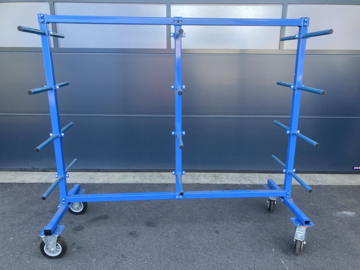 Étagères: Fahrbares Material Gestell  – D'occasion à Uerkheim par Dealer-4813
