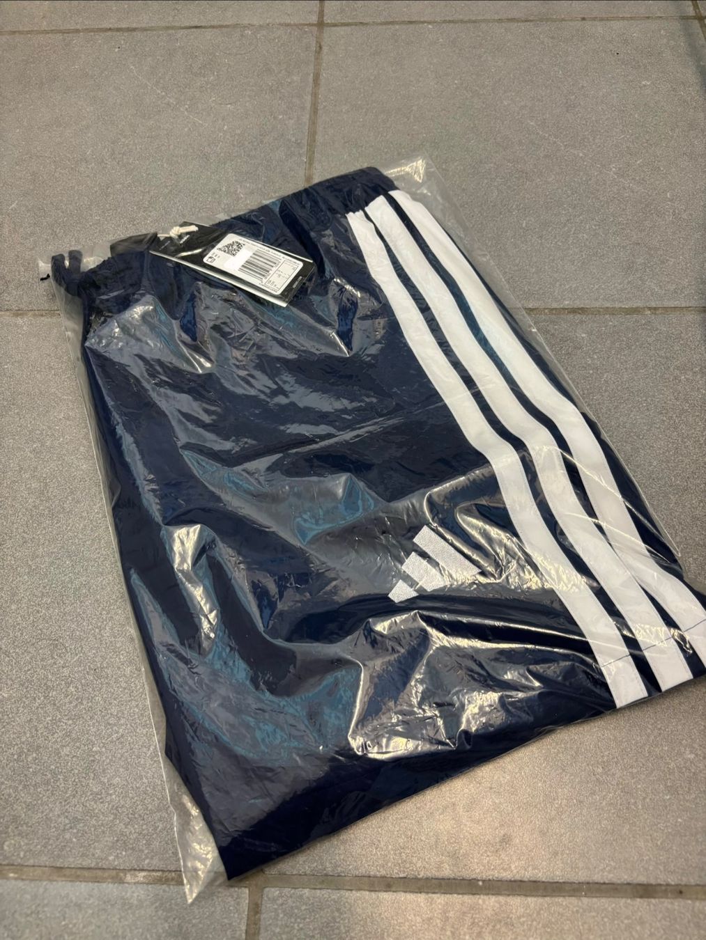 Adidas Hosen: Adidas Shorts **Gratis Versand** – Neu und originalverpackt aus Zürich von mc_mike77 3