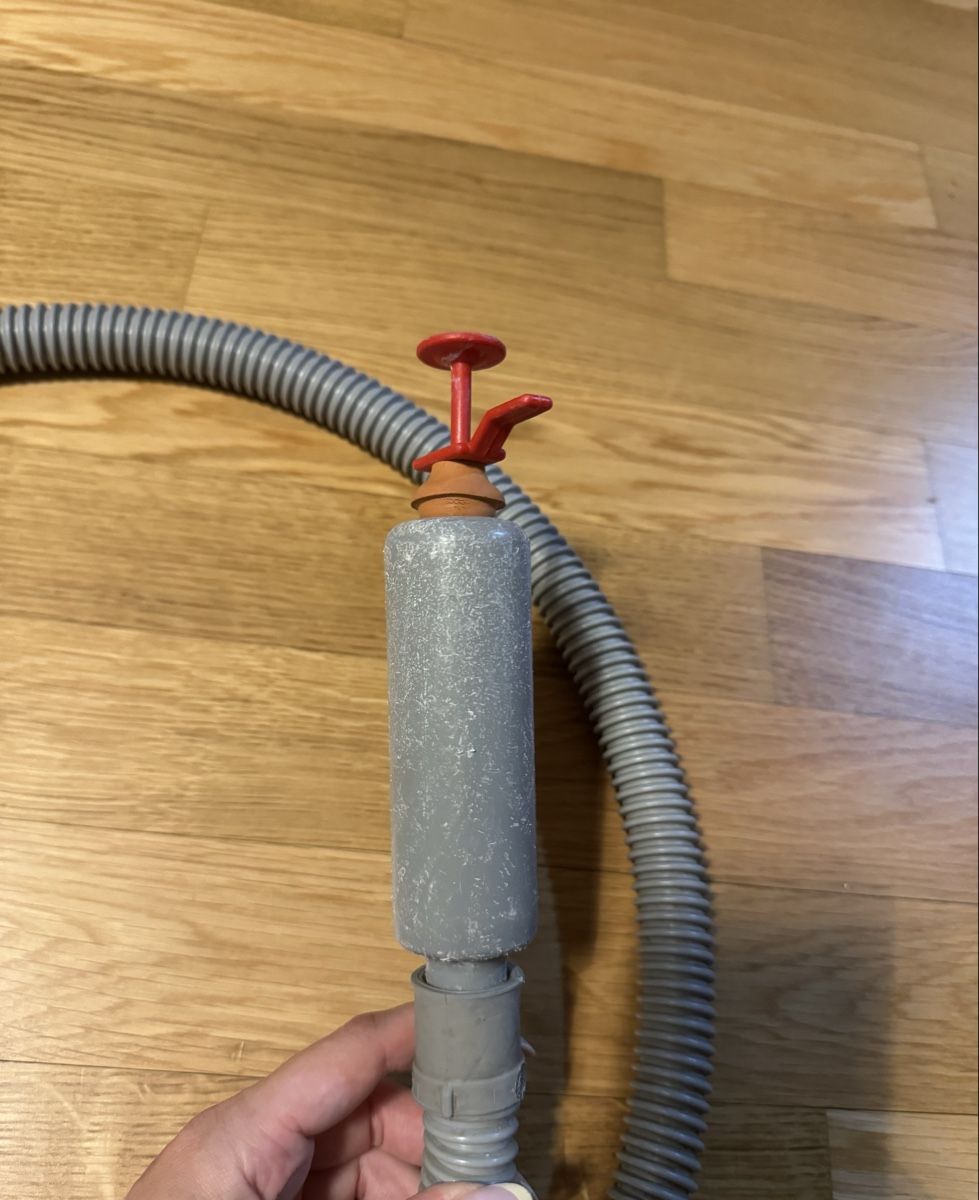 Tubi & Tubi flessibili: Abwasserschlauch mit Pumpe grau – Usato da Dielsdorf venduto da nad_r69c 1