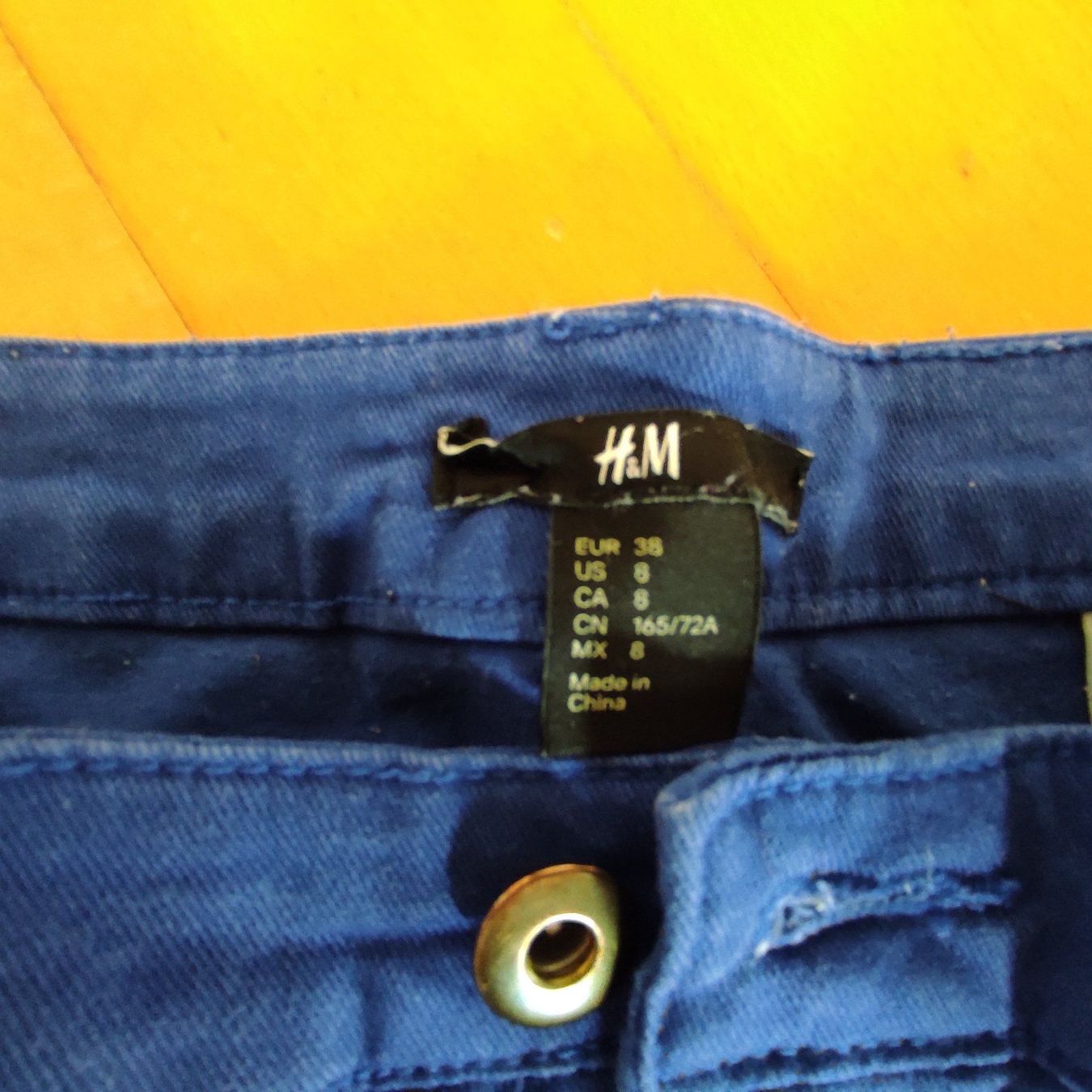 H&M Pantaloni: Kurze Hose – Usato da Effretikon venduto da MarthaK. 1