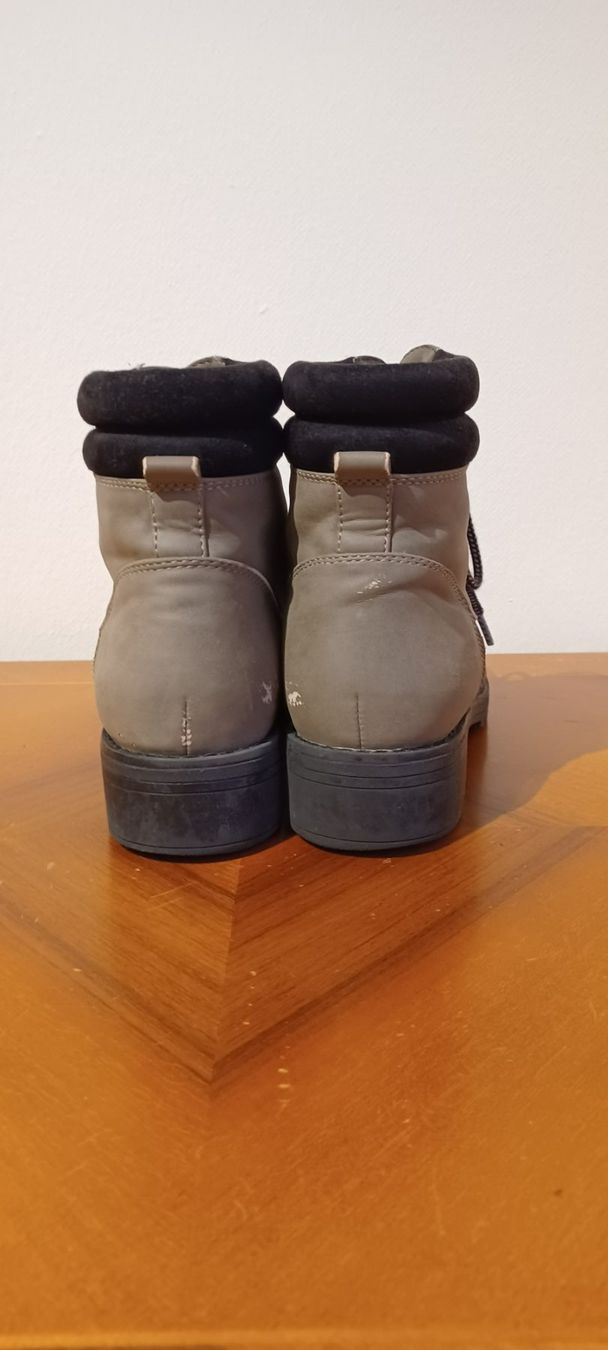 Graceland Damenschuhe: Winterstiefel Damen grau/mud mit schwarzen Highlights – Gebraucht aus Männedorf von ste_9lfs 5