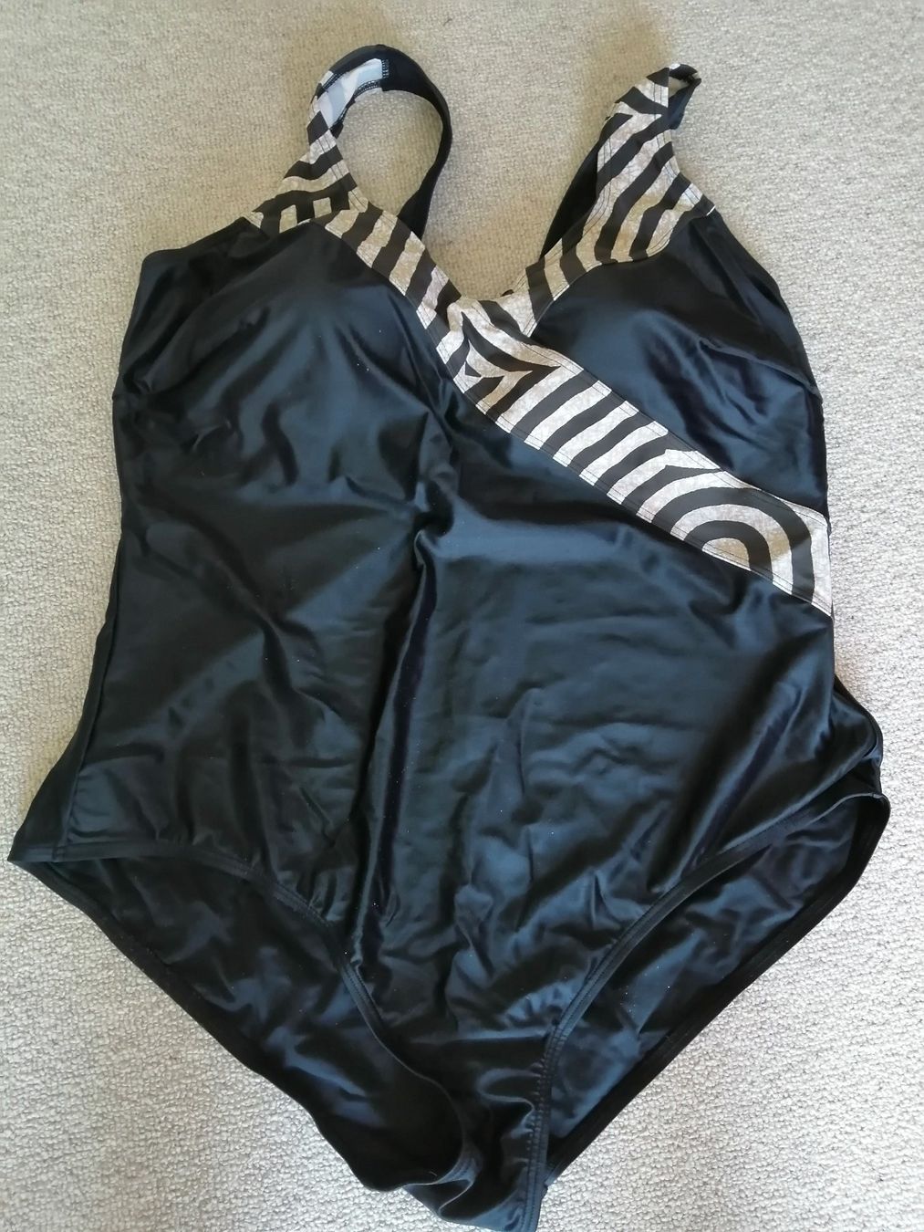 Costumi da bagno & Bikini: Schönes Badekleid 54 neu – Nuovo (secondo la descrizione) da Wettingen venduto da zadina39