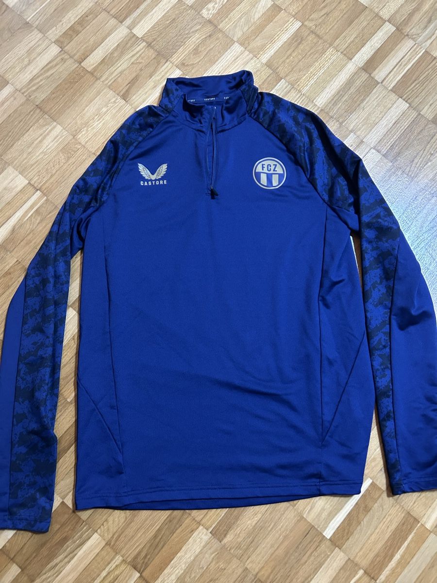 Leibchen & Hosen: Castore Pullover FCZ blau Grösse S neu – Gebraucht aus stetten von sulejmani5 2