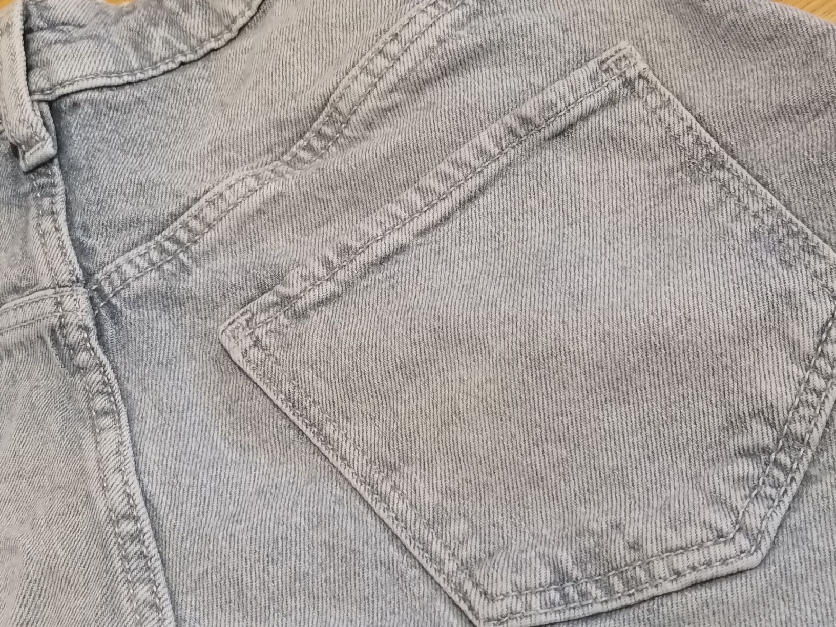 Hosen: Short en jean, short, pantalon short – Gebraucht aus Montcherand von petiteoune75 5