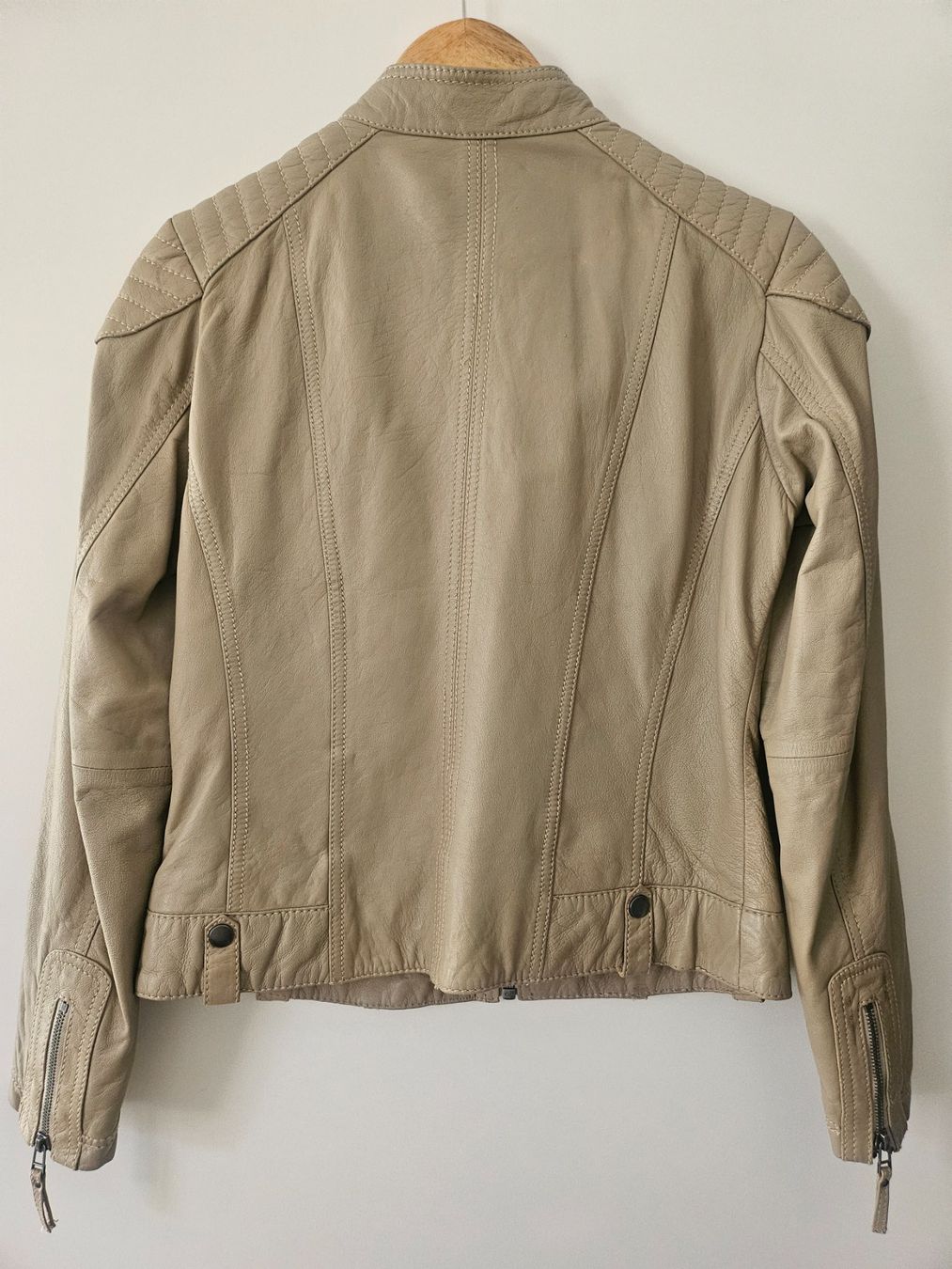 Tchibo Giacche: Lederjacke, 100% Lamm-Nappaleder, Damen, 38, beige – Usato da Eglisau venduto da kar_2pfm 1