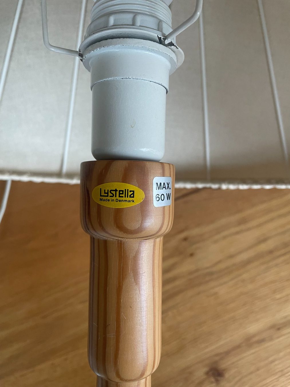 Linth Lampade: Schirmlampe Stoff von Linth Möbel – Usato da Schübelbach venduto da markusae 3