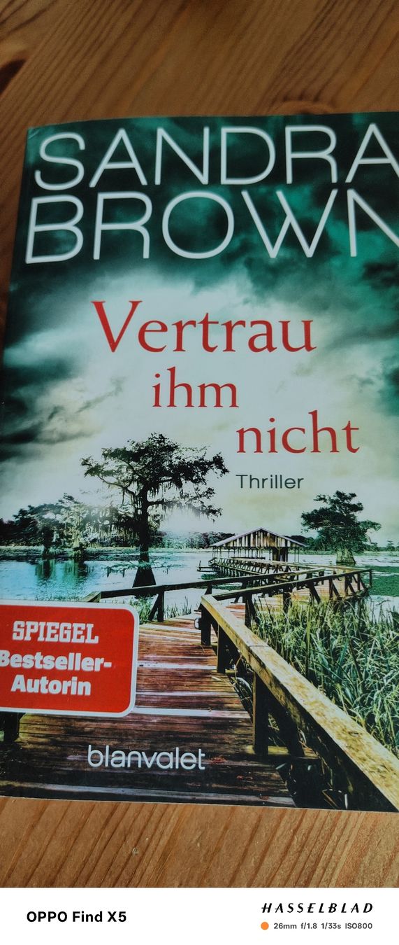 Libri: Vertrau ihm nicht – Usato da Volken venduto da katz5