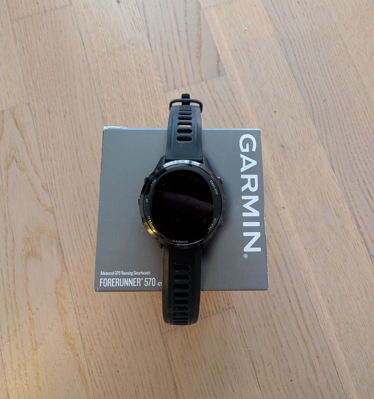 Garmin Smartwatch: Forerunner 570 42mm - Neuwertig mit Garantie – Nuovo (secondo la descrizione) da Glattpark(Opfikon) venduto da camf87
