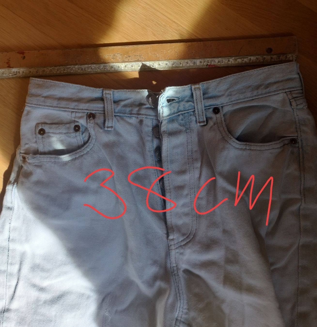 Levi's Jeans: Shorts Levi's ungefähr L – Usato da Bern venduto da verateinilae 7