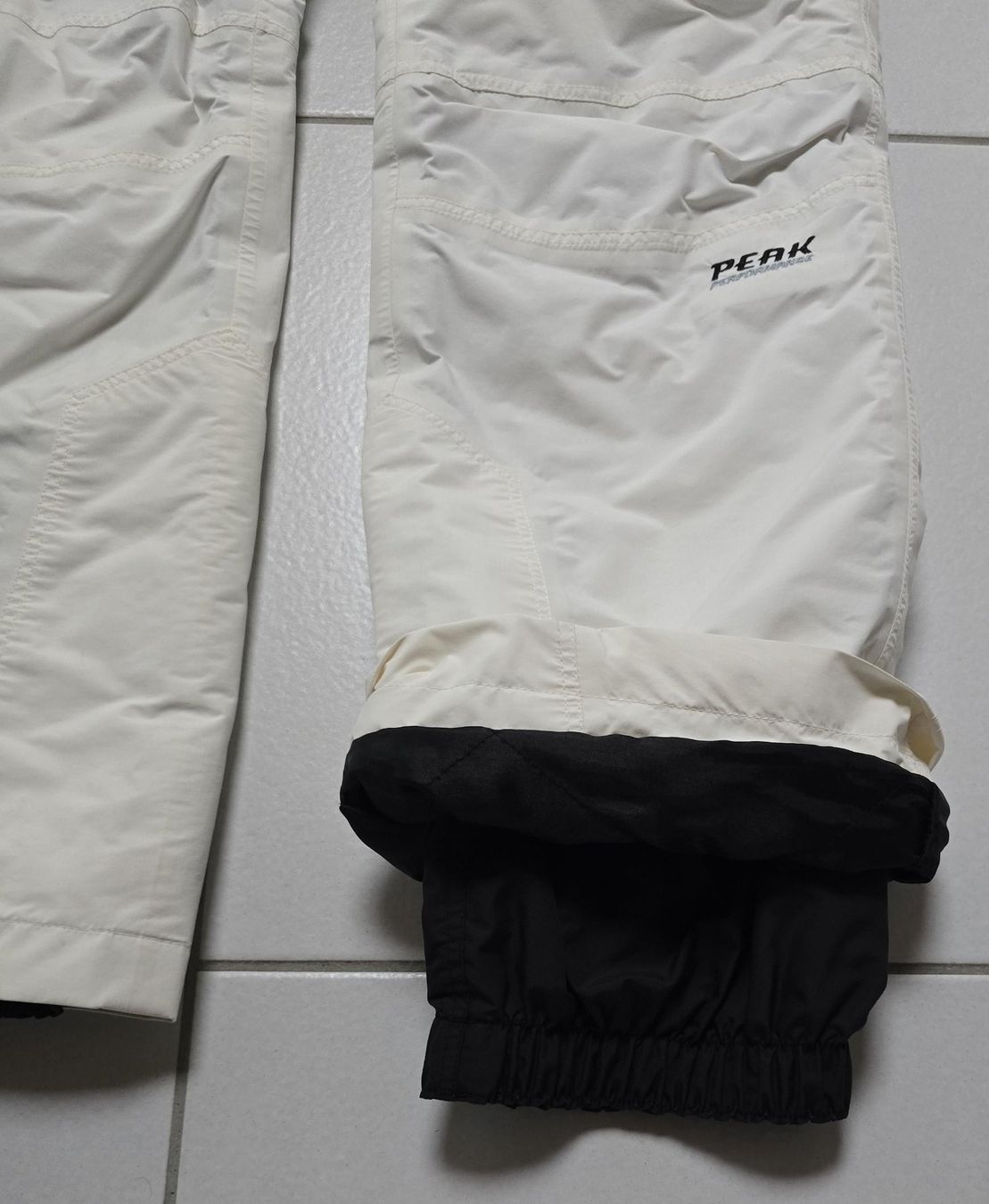 Peak Performance Hosen: Peak Performence Skihose , Gr. M, Damen – Gebraucht aus Urtenen-Schönbühl von mammutli22 2
