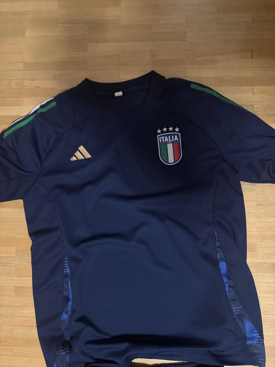 Anzüge: Italien Trainingsanzug Grösse L – Gebraucht aus St. Gallen von LeonMatteon1879 2